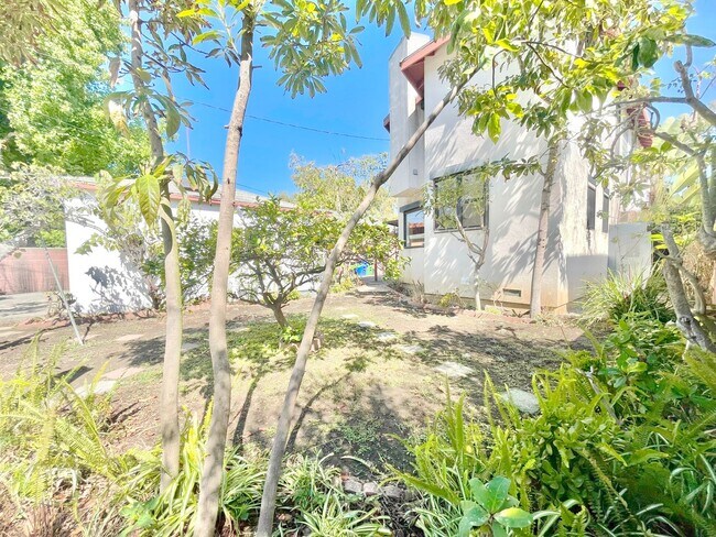 Building Photo - Newly remodeled two story 3 Bed + 2 Bath House + Office + Loft & large backyard