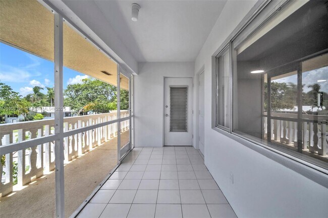 Building Photo - 2101 NE 68th St
