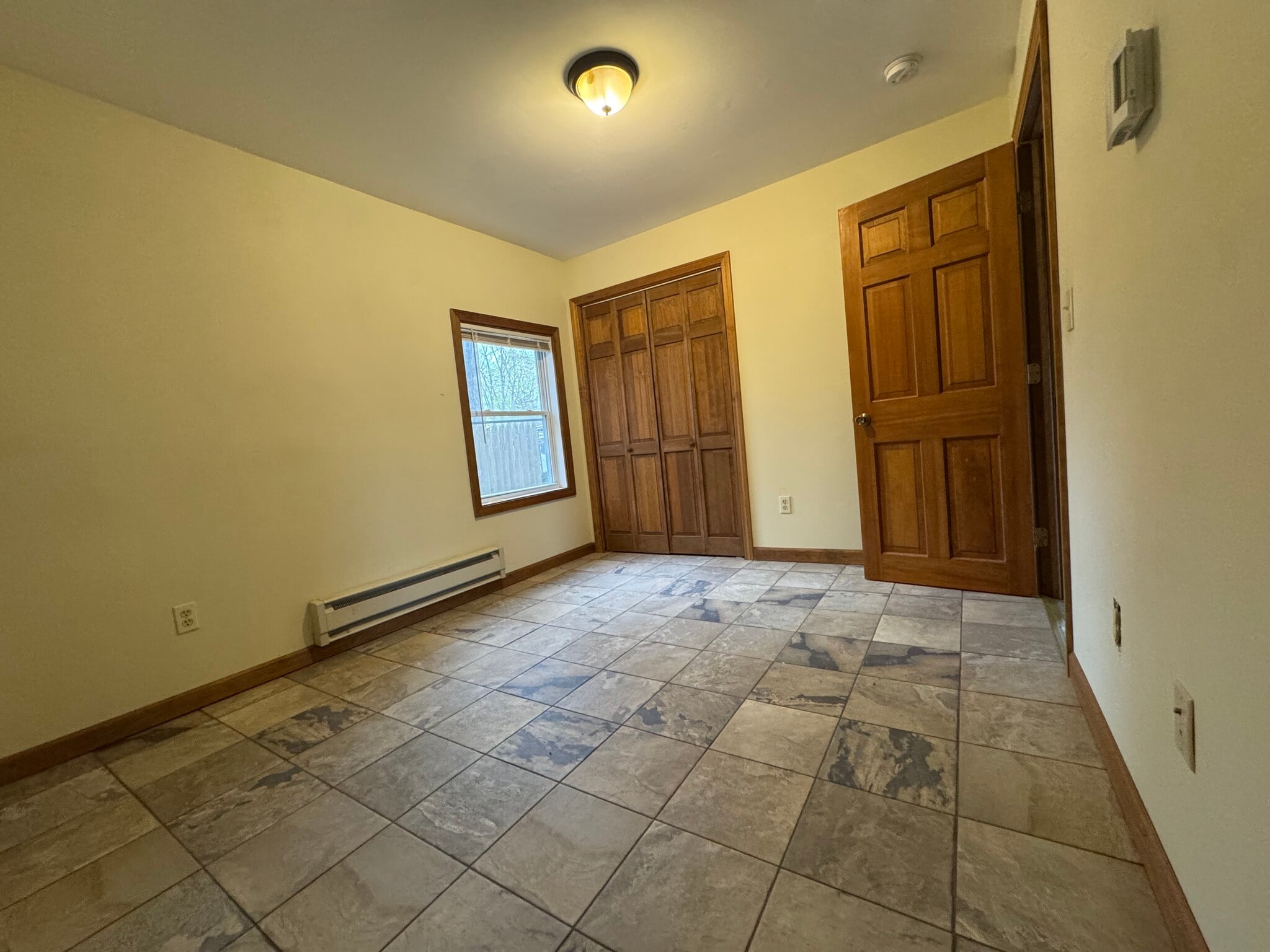 Bedroom 2 - 11R Lake Dr