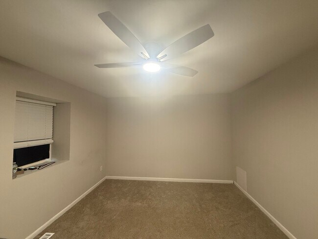 Building Photo - 5627 Banbury Ct