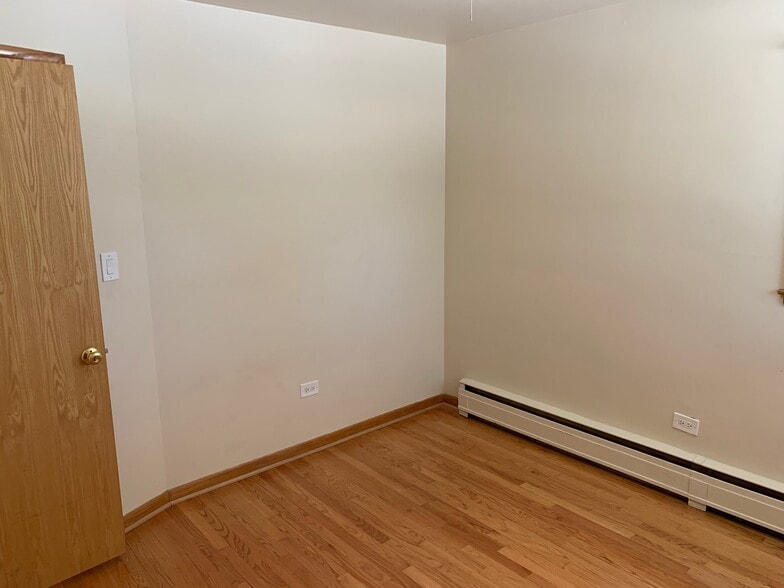 Bedroom 1 Northwest Corner - 4908 N Harlem Ave