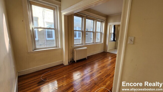 Building Photo - 1661 Commonwealth Ave