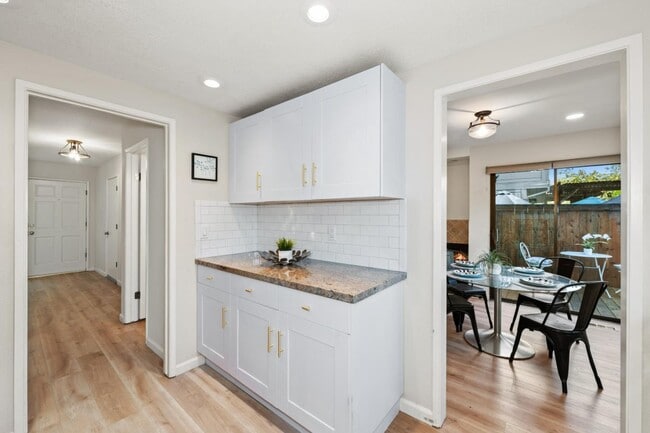 Building Photo - 1545 Camden Village Cir