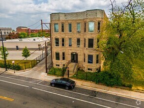 Building Photo - 317 S Homan Ave