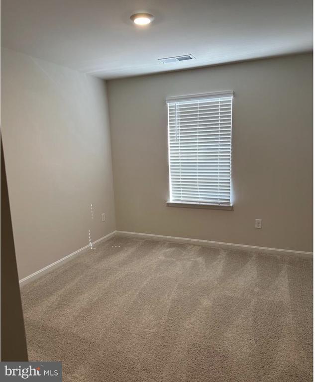 Building Photo - 219 Centergate Dr