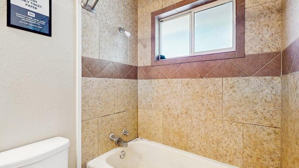 Building Photo - Charming Arlington residence offering spac...