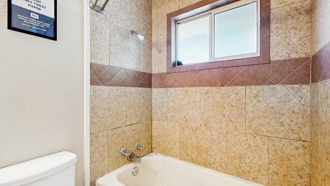 Building Photo - Charming Arlington residence offering space, style, and a welcoming lifestyle