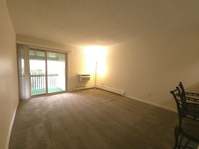 Building Photo - Two Mile Creek, Fresh and Modern Second Floor Condo