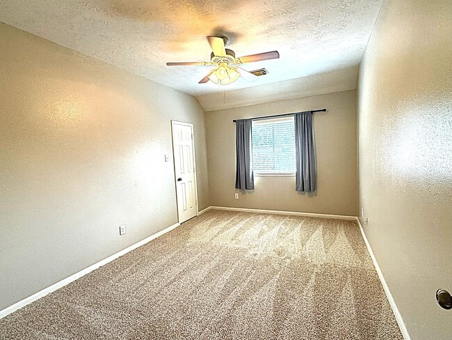 Building Photo - 20927 Nashland Ct