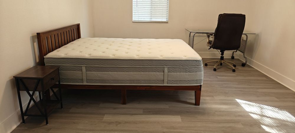 Building Photo - 6519 W Newberry Rd