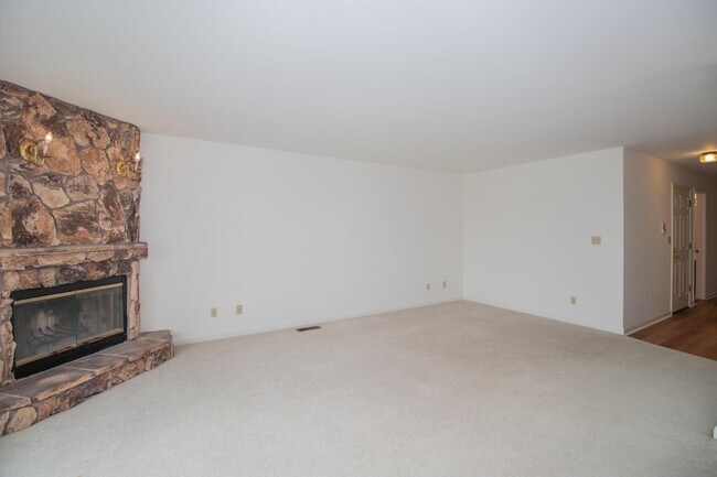 Building Photo - Spacious 3 Bed/2 Bath Flat with Stunning City Views | AMSI | Alexandr Metlinski