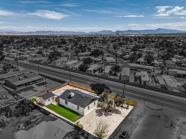 Building Photo - Coming Soon! 3bed 2 bath plus Casita HUGE LOT for all your RV & recreational storage needs