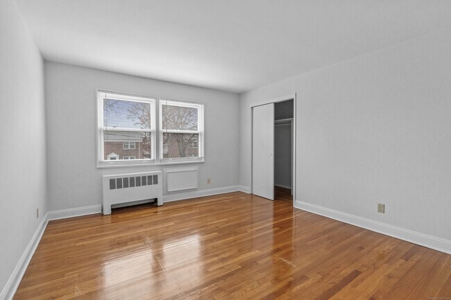 Building Photo - 102 Blachley Rd