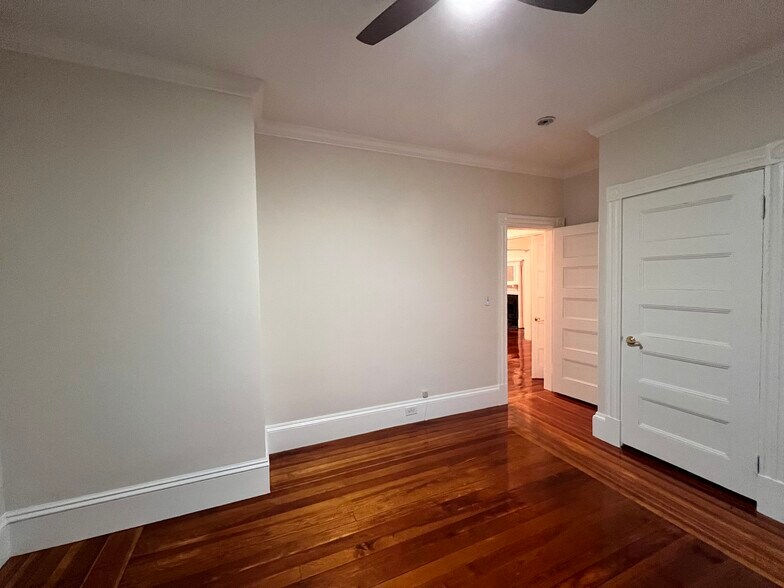 Building Photo - 175 Somerset Ave