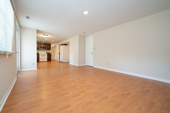 Building Photo - Spacious 3 bedroom home in desirable SW Durham! Super dog friendly with large fenced yard!