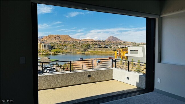 Building Photo - 26 Promenade Isle Ln