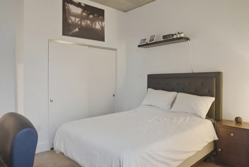 Building Photo - 151 SE 1st St