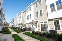 Building Photo - 8104 Donatello Dr