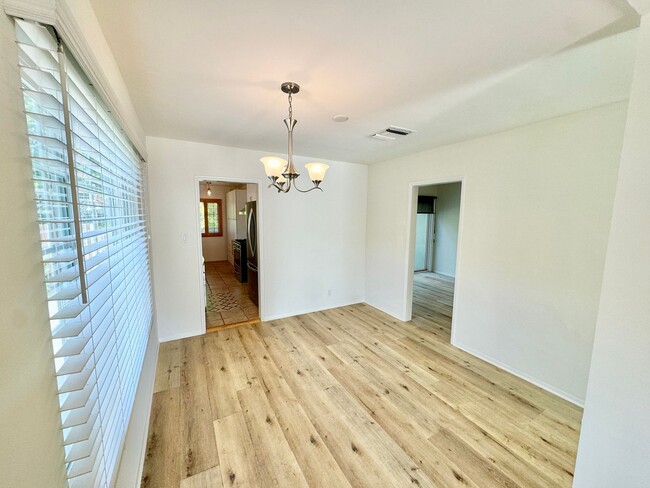 Building Photo - Charming North Hollywood Home