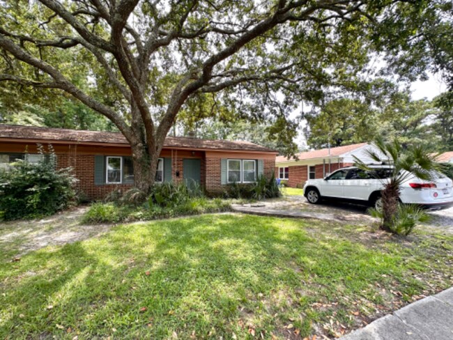 Building Photo - 639 Windermere Blvd