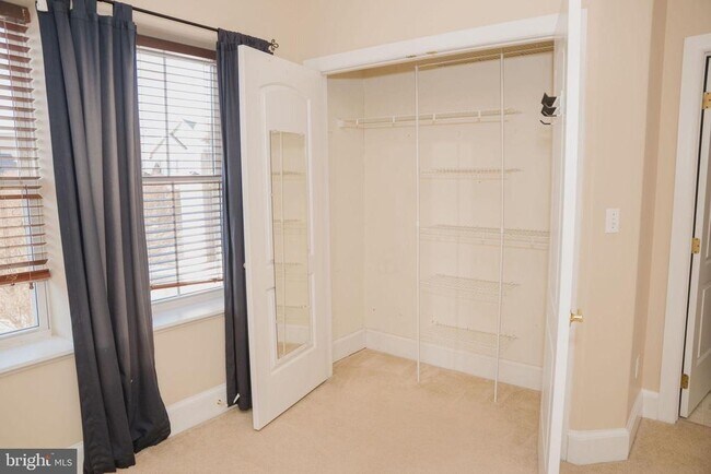 Building Photo - 6902 Tower of London Dr