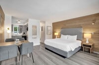 Building Photo - 3621 N Ocean Blvd