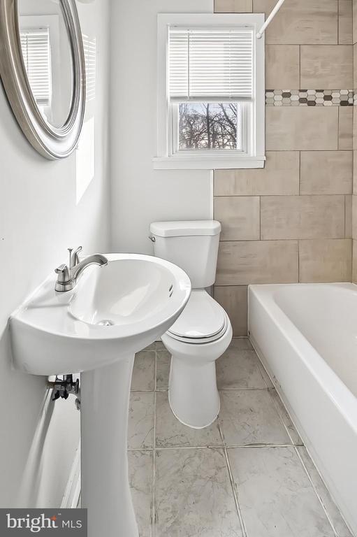 Building Photo - 30 N Athol Ave