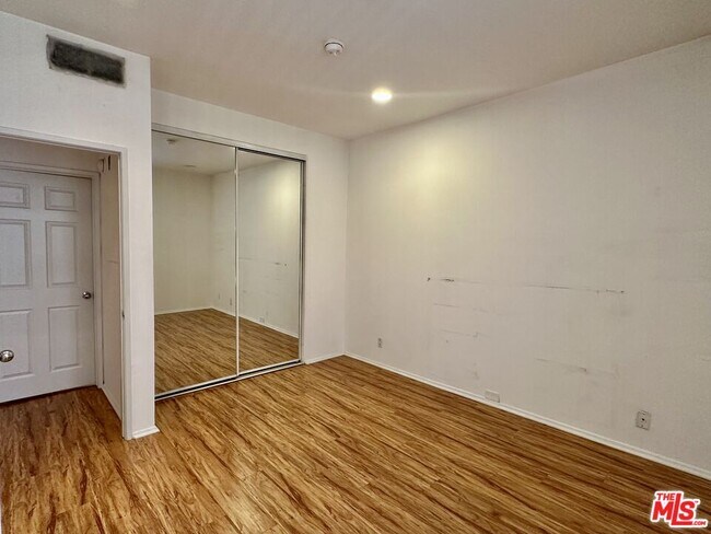 Building Photo - 8614 Burton Wy