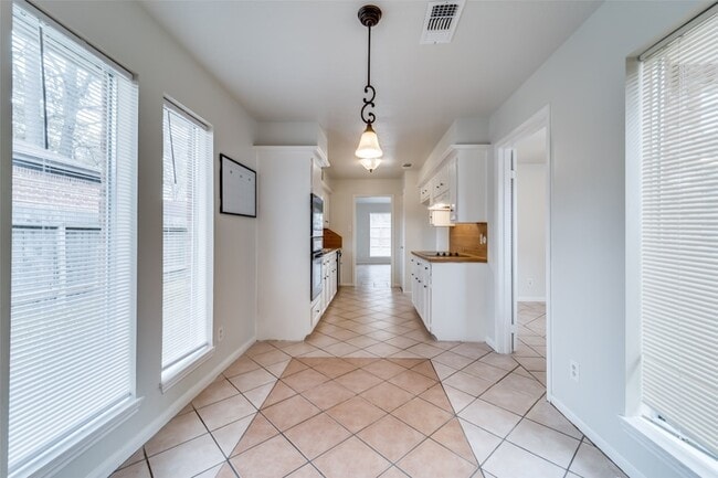 Building Photo - 15114 Forest Lodge Dr