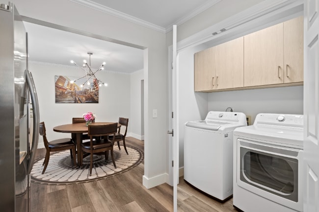 Building Photo - 4 Amherst Ave