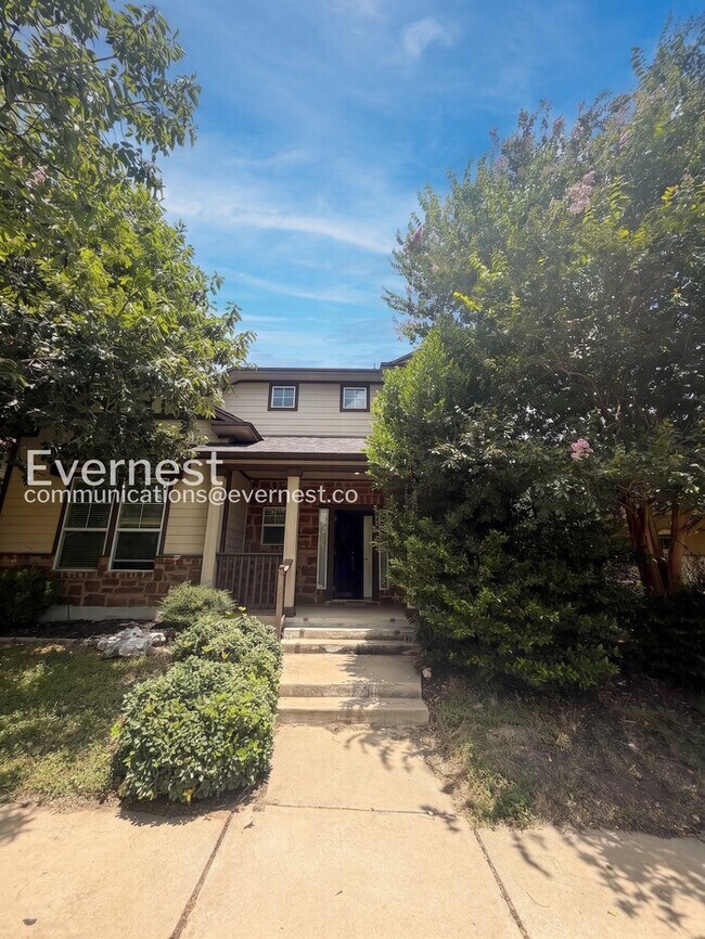 Building Photo - 3 Bed/2.5 Bath Home with Fenced Yard / Pet-Friendly / Vouchers Accepted / Available Soon!