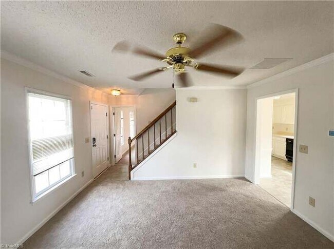 Building Photo - 119 Edgedale Ct