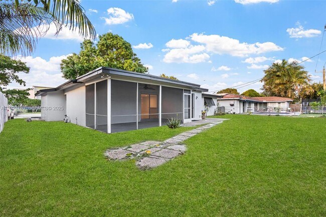 Building Photo - 1472 NE 62nd St