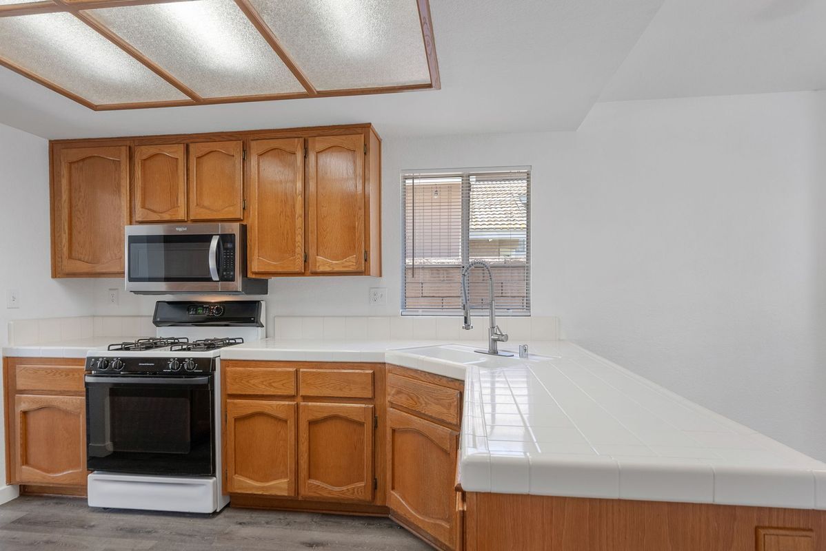Building Photo - 3321 Mountainside Dr