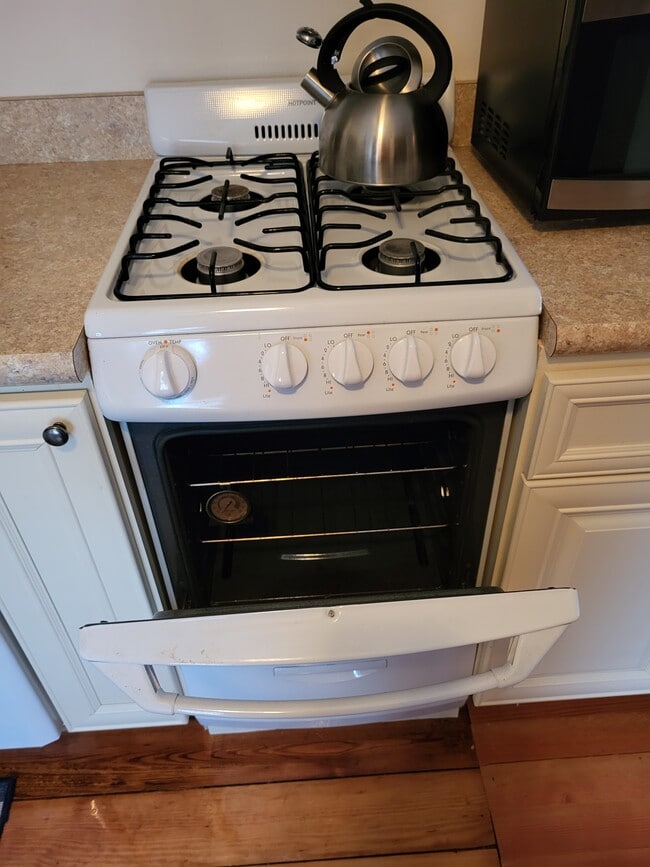 Building Photo - 25 Beech St