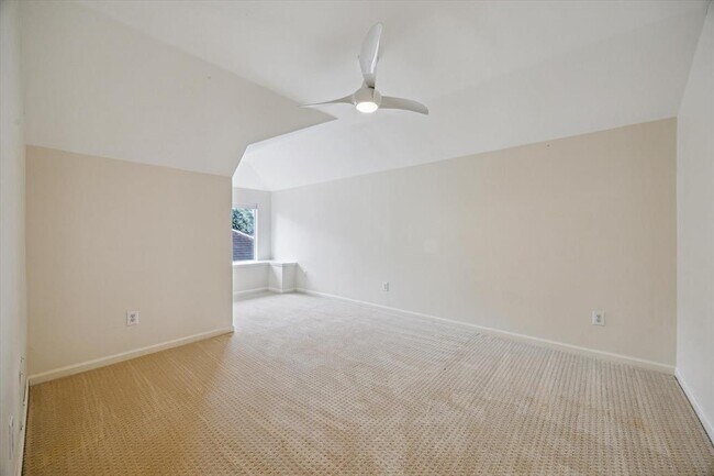 Building Photo - 1215 Campton Ct