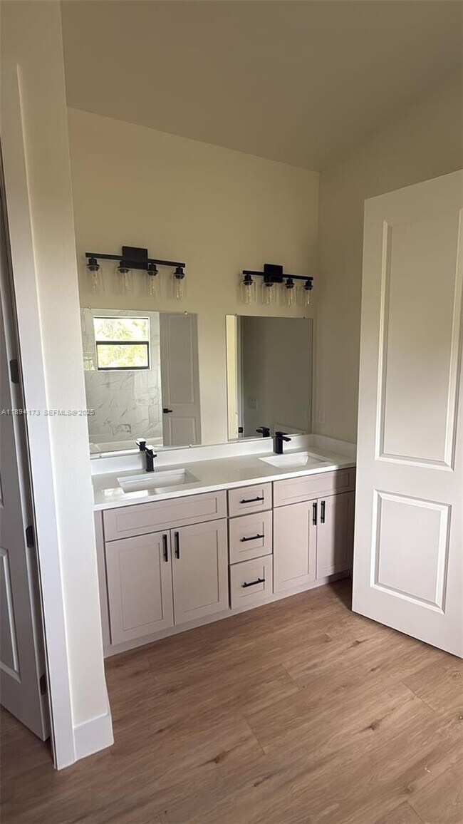 Building Photo - 241 Pembroke Dr