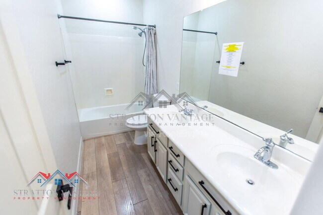 Building Photo - 14616 W Windward Ave