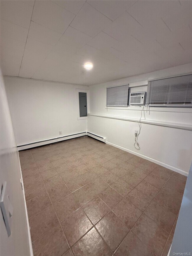 Building Photo - 53 Winfield Ave