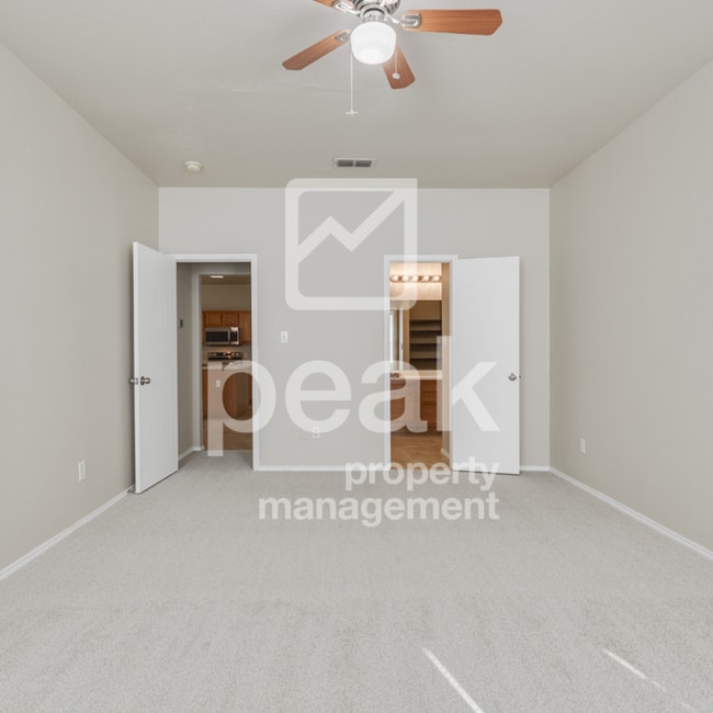 Building Photo - 4 Bedroom/2 Bathroom HOME FOR LEASE! Just ...