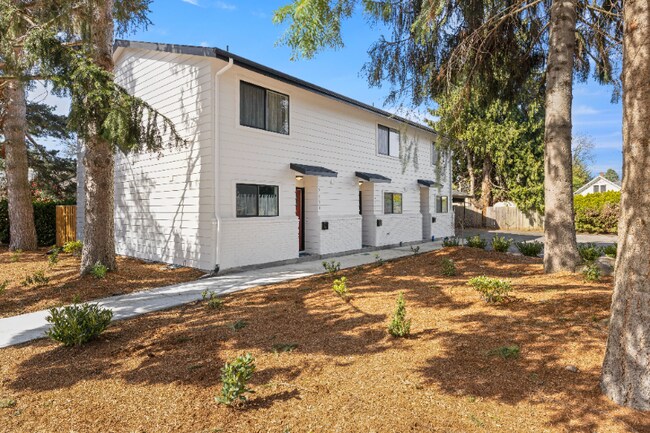 Building Photo - 5630 NE Everett St