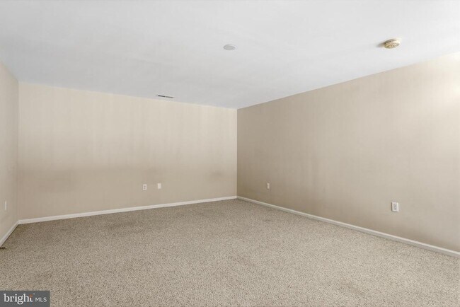 Building Photo - 13675 Philmont Ave