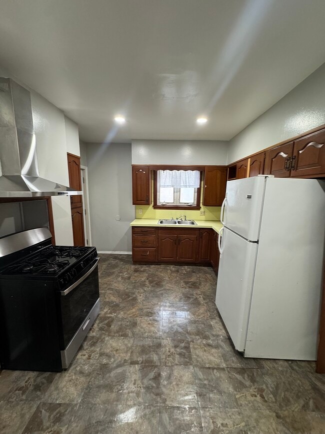 Building Photo - 92 Lockhart St