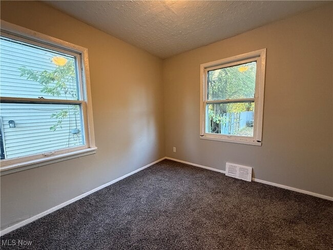 Building Photo - 4468 E 156th St