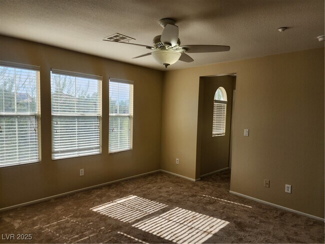 Building Photo - 2084 Waterlily View St