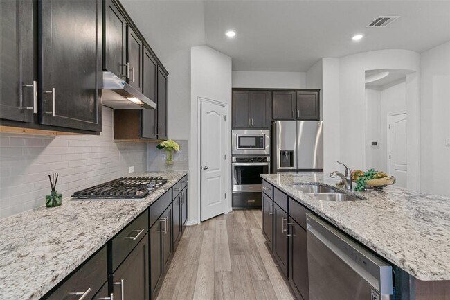 Building Photo - 562 Leadtree Loop
