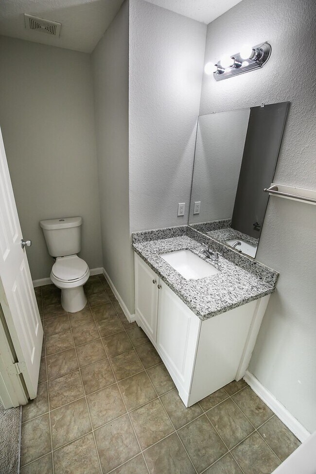 Building Photo - 2727 Piney Lake Ct