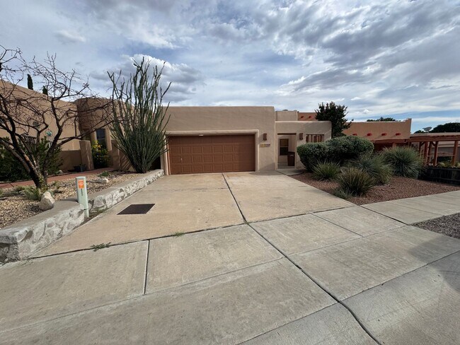 Building Photo - 2224 Santa Ana