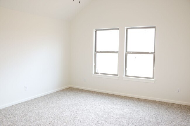 Building Photo - Brand New Home in Shawnee!