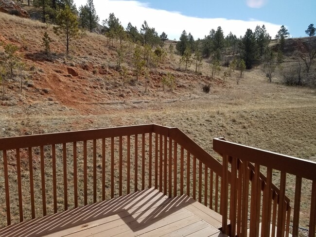 Building Photo - BEAUTIFUL 4 BEDROOM | 3 BATH | TOWNHOME | GARAGE | WEST SIDE